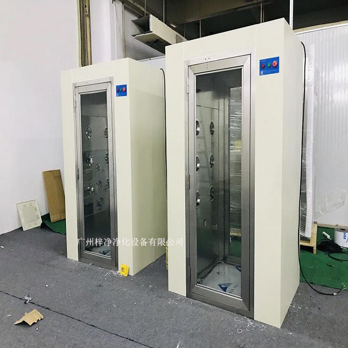 風(fēng)淋室通道是潔凈室、實(shí)驗(yàn)室中必不可少的潔凈配套設(shè)備