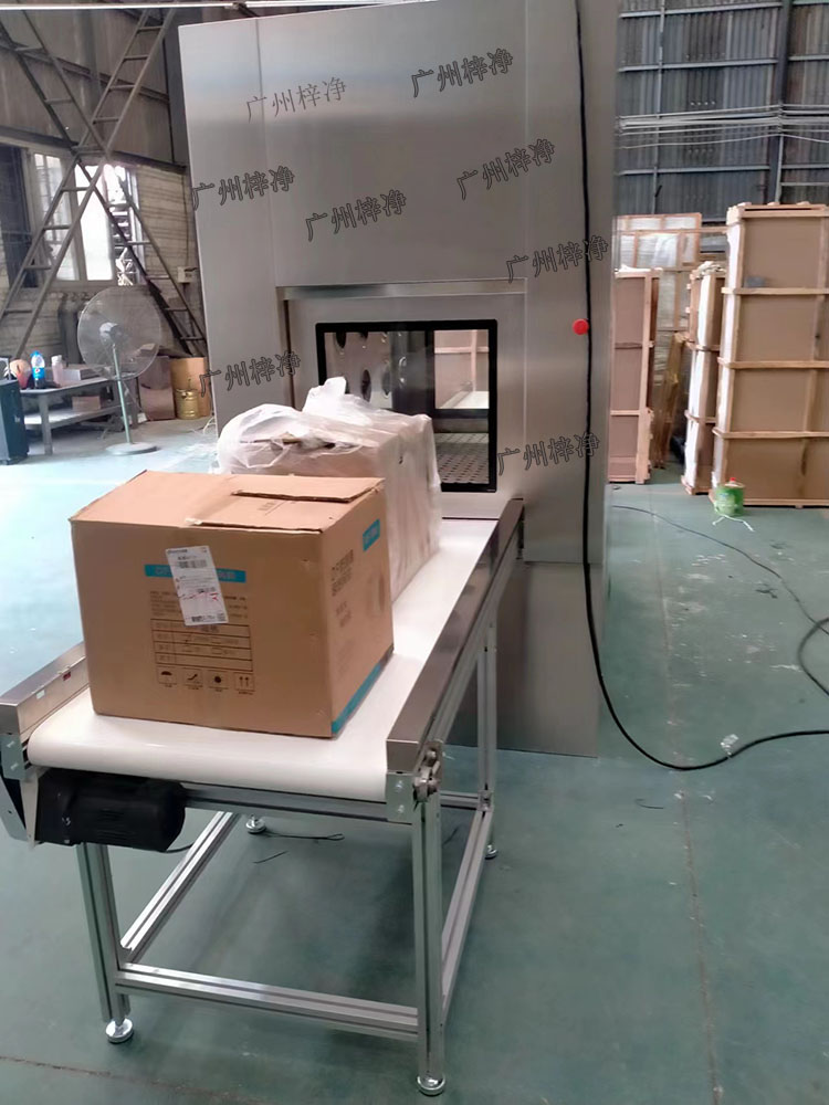 輸送線風(fēng)淋傳遞窗與輸送線貨淋室是潔凈室中用于物品傳遞和空氣凈化的關(guān)鍵設(shè)備。