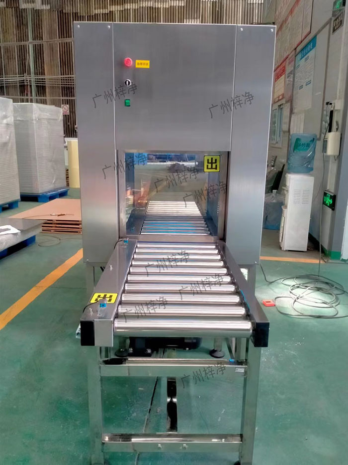 輸送線風(fēng)淋傳遞窗與輸送線貨淋室是潔凈室中用于物品傳遞和空氣凈化的關(guān)鍵設(shè)備。