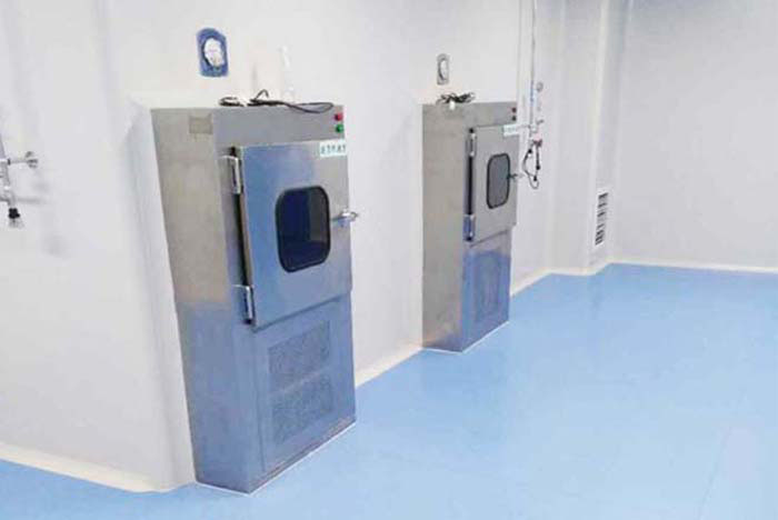 開啟傳遞窗：按照實驗室規(guī)定的方式開啟傳遞窗，通常為從外向內或從內向外開啟。