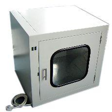 電子聯(lián)鎖傳遞窗是潔凈室內(nèi)外或潔凈室之間傳遞物品時(shí)起到隔斷氣流貫穿作用的孔口傳遞裝置?？煞乐闺S物品傳遞傳播污染，并有利于潔凈室對外維持正壓